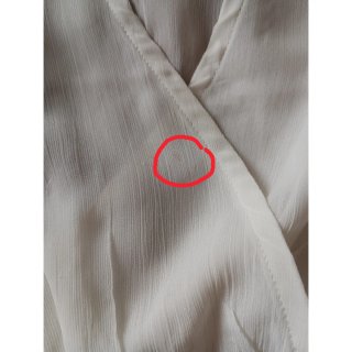 Blusa Stradivarius blanca volantes