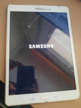 Samsung Tablet Plata/Blanca