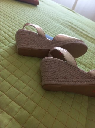 Sandalias doradas Cortefiel talla 40 nuevas
