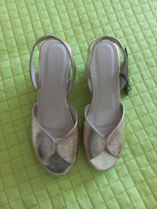Sandalias doradas Cortefiel talla 40 nuevas