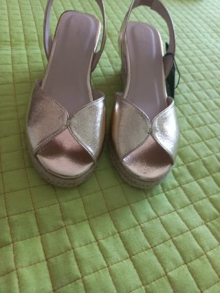 Sandalias doradas Cortefiel talla 40 nuevas