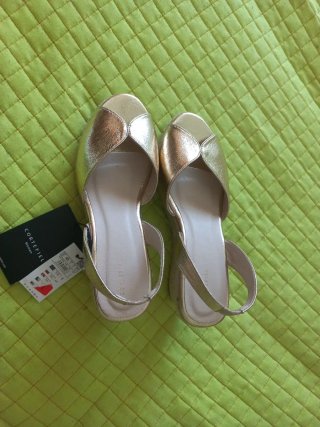 Sandalias doradas Cortefiel talla 40 nuevas