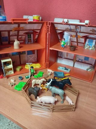 Granja Playmobil con animales y figura