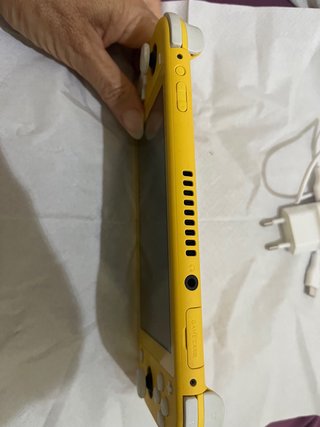 Nintendo Switch Lite Amarilla