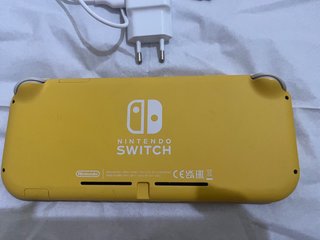 Nintendo Switch Lite Amarilla