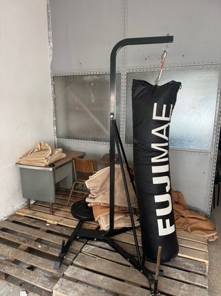 Saco de boxeo con soporte FUJIMA