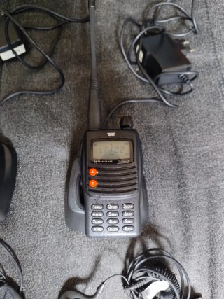 3 Walkie Talkies con Accesorios