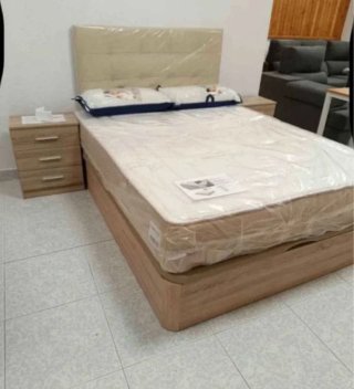 Canapé de madera con colchones viscoelastica