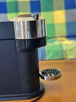 Cafetera Nespresso Vertuo Next Deluxe Negra