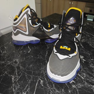 Botas Nike Lebron James PRECIO NEGOCIABLE