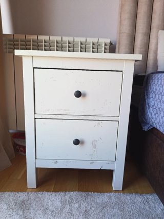 Cajonera blanca de madera