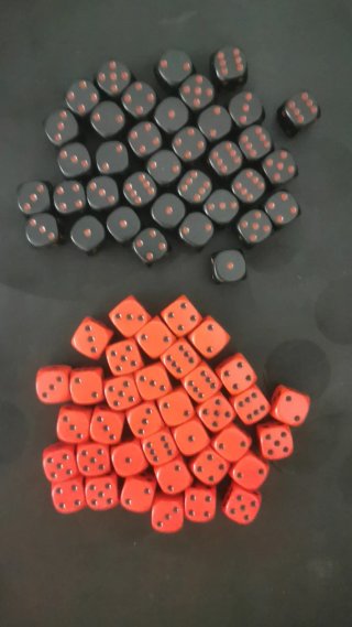 36 dados rojos y 36 dados negros de 12mm CHESSEX