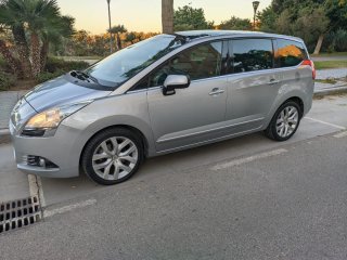 Peugeot 5008 2010