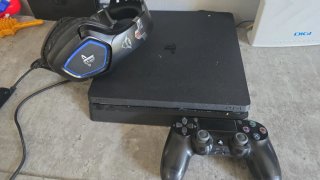 Consola Sony PS4 Slim Negra