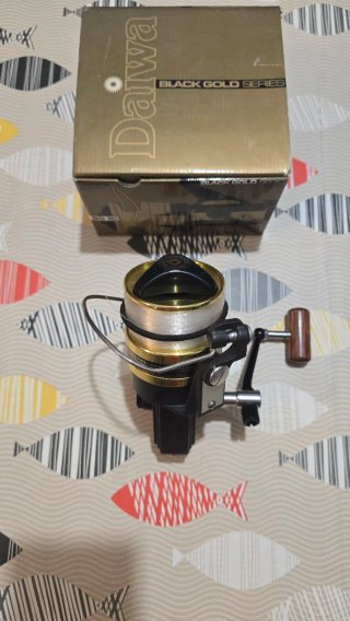 CARRETE DAIWA BLACK GOLD SERIES BG90