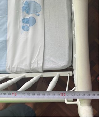 Cuna de madera para bebés