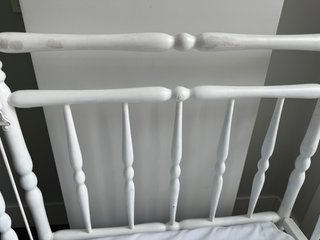 Cuna de madera para bebés