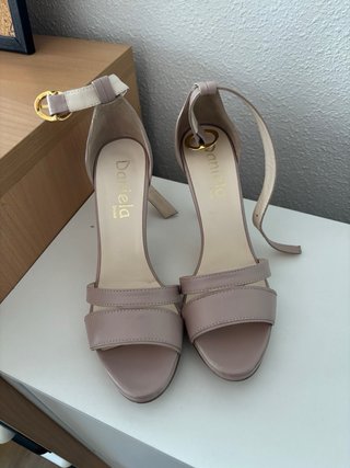 Zapato de tacón elegante