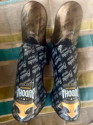 Pack Buddha Fight Wear: Guantes y Espinilleras