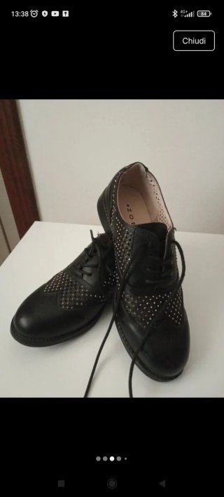 Scarpe donna nere con borchie