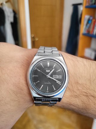 Reloj Seiko 5 Automático Negro/Plata