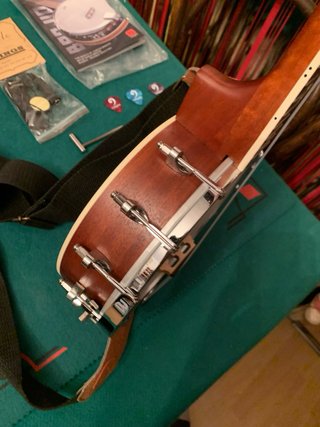 Banjolele  VANGOA, con accesorios