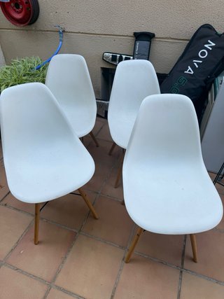 4 Sillas Nórdicas Blancas
