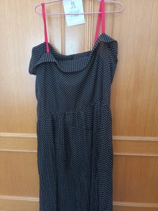 Vestido negro lunares rosa