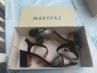 Sandalias Lamarcamoda mujer negras y plateadas
