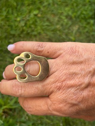 Anillo grande huella dorada