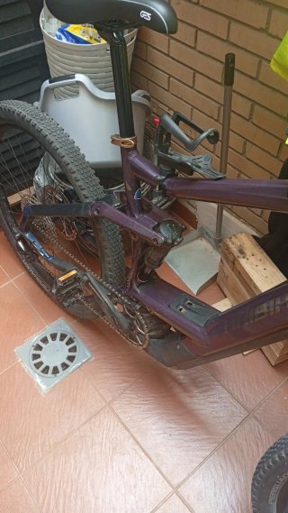 Bicicleta Eléctrica Morada