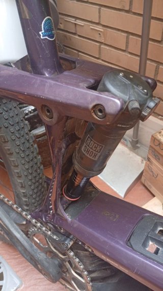 Bicicleta Eléctrica Morada