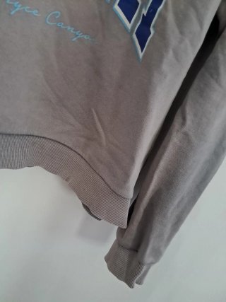 Sudadera gris con letras azules Talla S