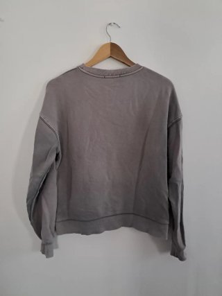 Sudadera gris con letras azules Talla S