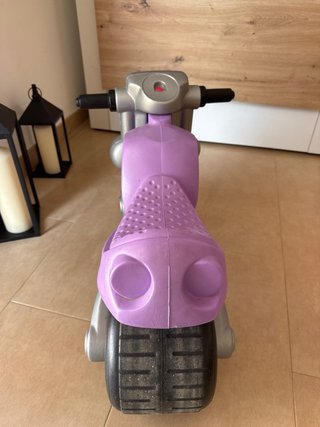 Moto correpasillos niña