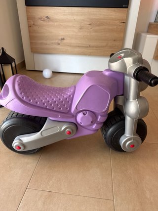 Moto correpasillos niña