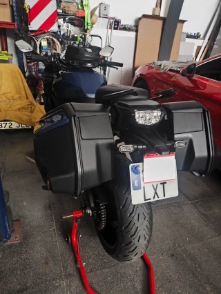 Suzuki GSX S 1000GT Negra/Azul