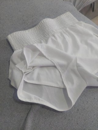 Pantalón corto deportivo blanco