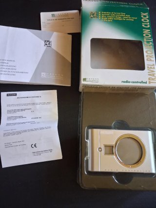 Reloj Proyección Oregon Scientific Radio Control