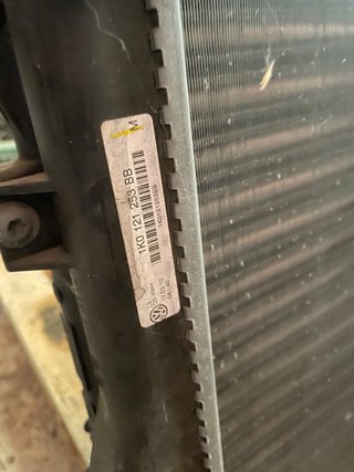 Radiador VW 1K0 121 253 BB