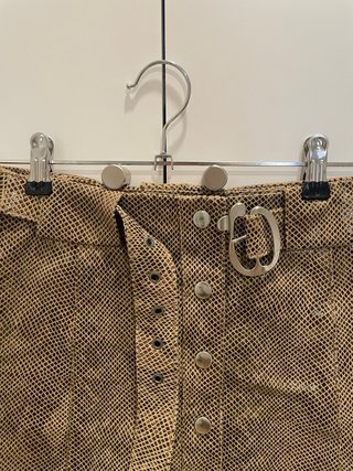 Falda Zara efecto piel serpiente