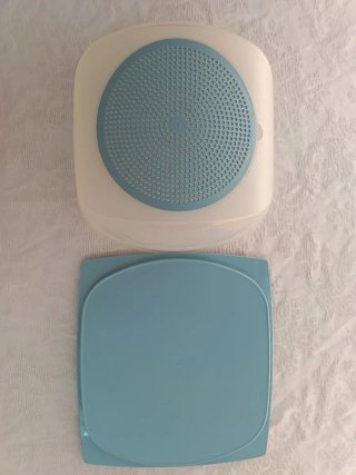 Tupperware Quesera Azul y Blanca