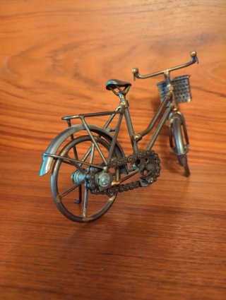 Bicicleta vintage decorativa de metal