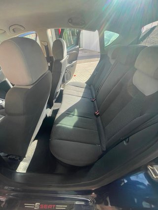 SEAT León 5 puertas azul