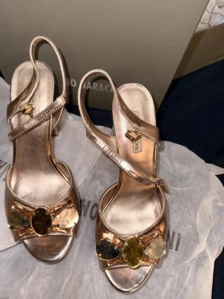 Zapatos de tacón Luciano Barachini dorados