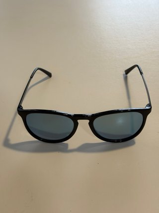 Gafas de sol Hawkers negras y doradas