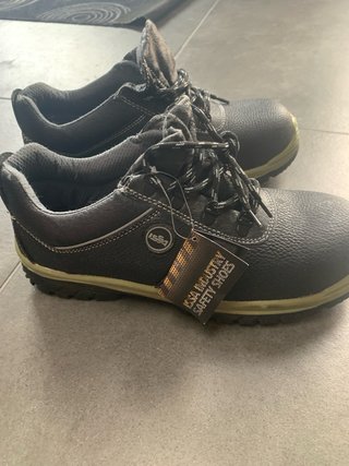 Botas de trabajo negras con puntera de hierro