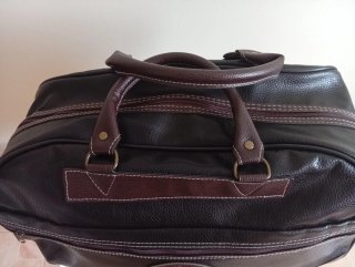 Bolsa de viaje de cuero negra y marrón