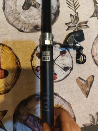 Tija Rock Shox reverb AXS