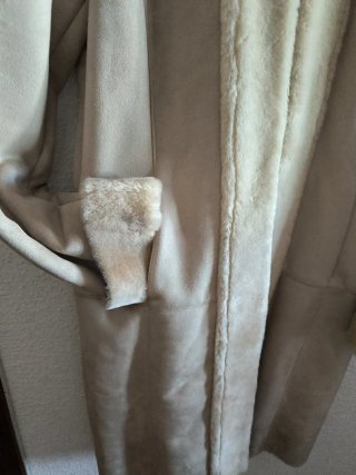 Abrigo largo efecto ante beige